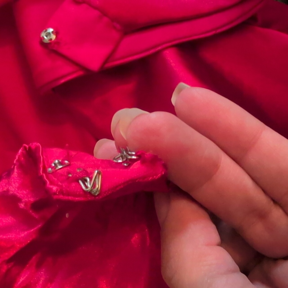 Red satin like dress - Picture 6 of 7